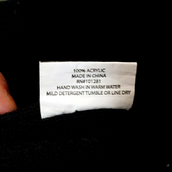 Tribal-esque skull beanie w/ roses - Picture 5 of 5